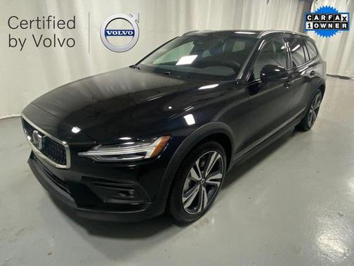 2025 Volvo V60 Cross Country B5 Plus