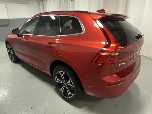 2022 Volvo XC60 B5 Momentum