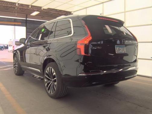 2025 Volvo XC90 B6 Plus 7-Seater