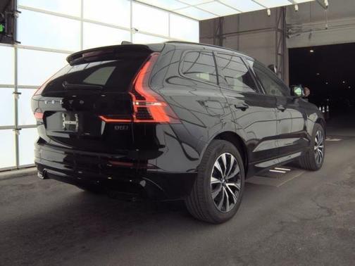 2025 Volvo XC60 B5 Core