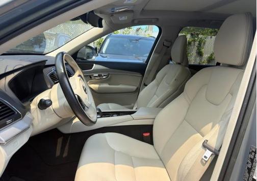 Thunder Grey Metallic 2023 Volvo XC90 B5 Core