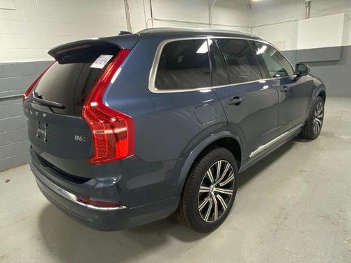 2025 Volvo XC90 B6 Plus 7-Seater