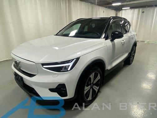 Crystal White Metallic 2023 Volvo XC40 Recharge Pure Electric Twin Core