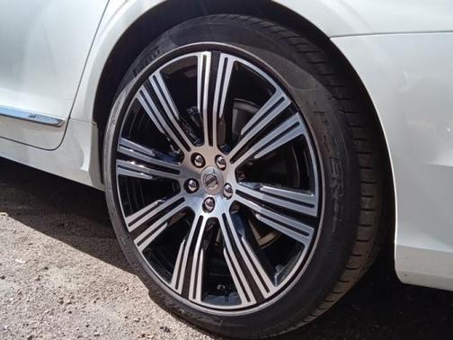 2025 Volvo S90 Plug-In Hybrid T8 Ultra