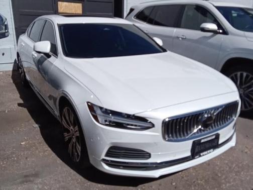 2025 Volvo S90 Plug-In Hybrid T8 Ultra