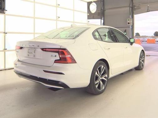 2025 Volvo S60 B5 Core