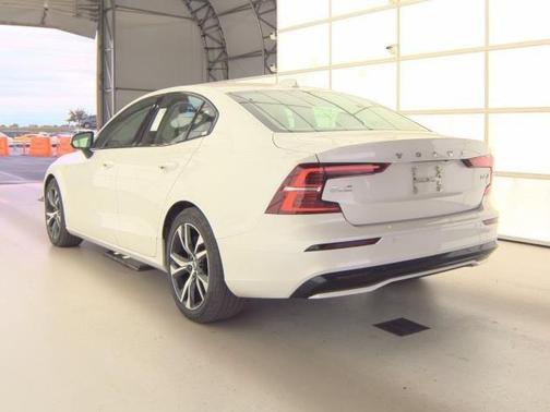 2025 Volvo S60 B5 Core