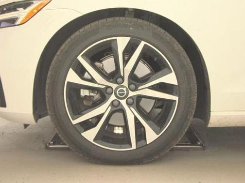 2025 Volvo S60 B5 Core