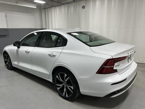 2025 Volvo S60 B5 Core