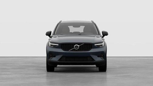 2026 Volvo XC40 Plus, B5 AWD Gas (mild hybrid), Dark
