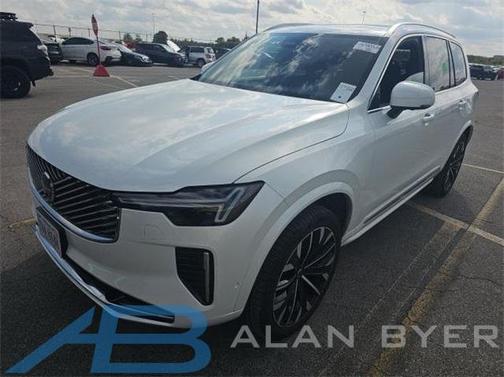 2025 Volvo XC90 B5 Plus 7-Seater