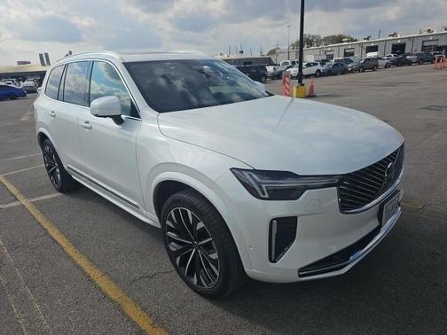 2025 Volvo XC90 B5 Plus 7-Seater