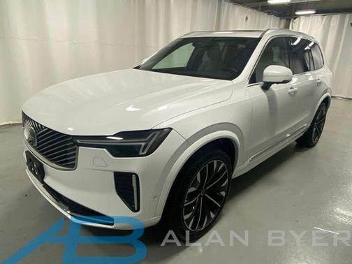 2025 Volvo XC90 B6 Plus 7-Seater