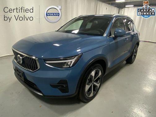 Fjord Blue Metallic 2025 Volvo XC40 B5 Plus Bright Theme
