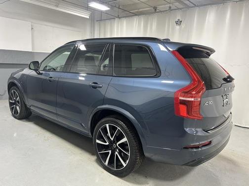 2023 Volvo XC90 Recharge Plug-In Hybrid T8 Plus Dark Theme 7-Seater