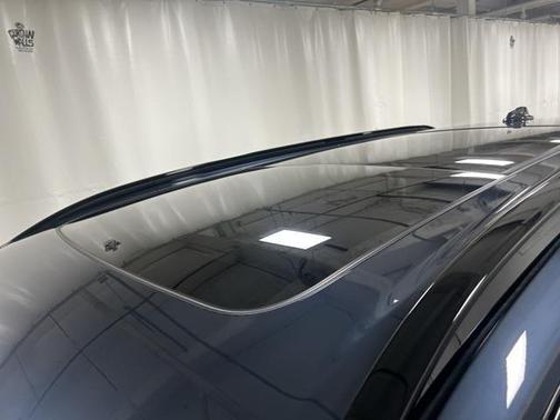2023 Volvo XC90 Recharge Plug-In Hybrid T8 Plus Dark Theme 7-Seater