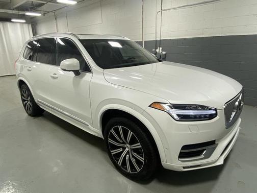2024 Volvo XC90 B5 Plus Bright Theme