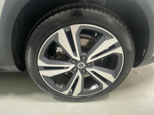 2024 Volvo V60 Cross Country B5 Plus