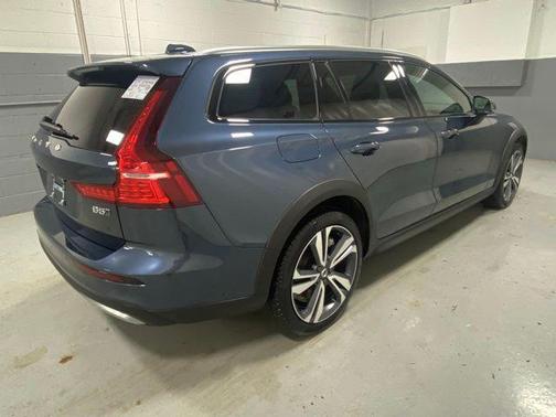 Denim Blue 2025 Volvo V60 Cross Country Plus, B5 AWD Gas (mild hybrid)