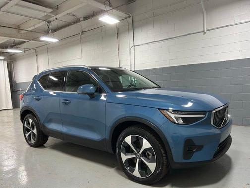Blue 2025 Volvo XC40 B5 Plus Bright Theme
