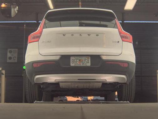 2025 Volvo XC40 B5 Plus Bright Theme