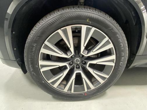 2021 Volvo XC90 T5 Momentum