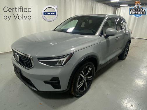 Grey 2025 Volvo XC40 B5 Core Bright Theme