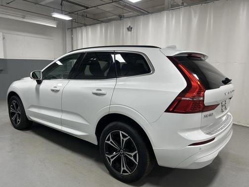 2022 Volvo XC60 B5 Momentum