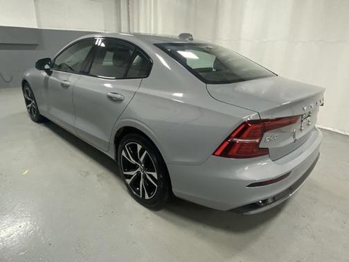 2025 Volvo S60 B5 Core