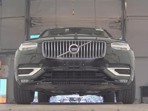 2025 Volvo XC90 B5 Core