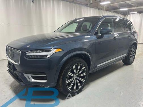 2025 Volvo XC90 B5 Core