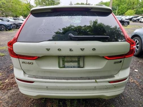 2022 Volvo XC60 B5 Momentum