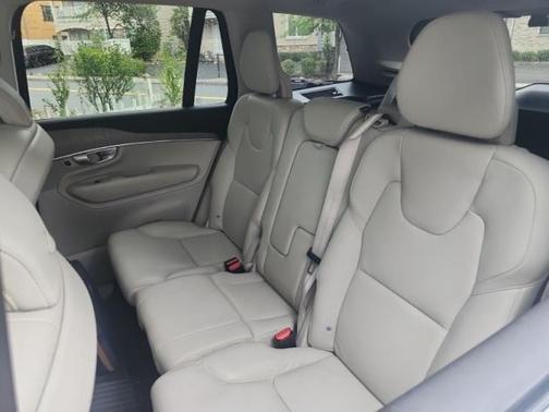 2024 Volvo XC90 Recharge Plug-In Hybrid T8 Plus Bright Theme 7-Seater