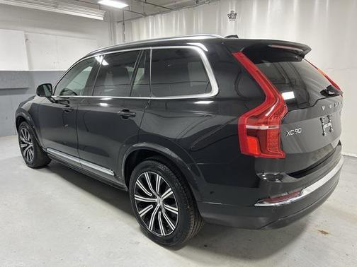 2025 Volvo XC90 B5 Core