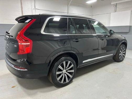 2025 Volvo XC90 B5 Core