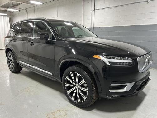 2025 Volvo XC90 B5 Core