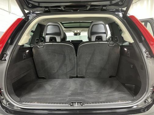 2025 Volvo XC90 B5 Core