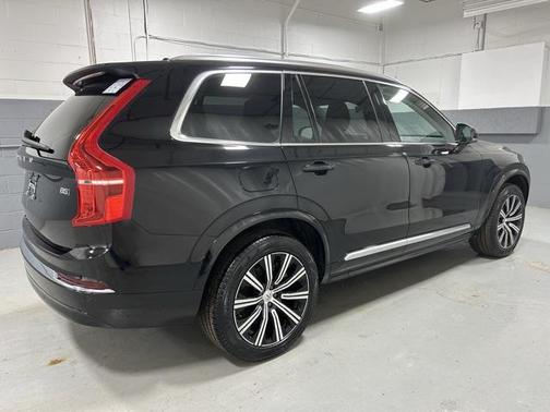 2025 Volvo XC90 B5 Core