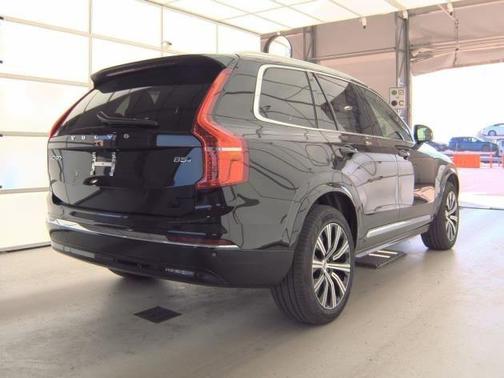 2025 Volvo XC90 B5 Core