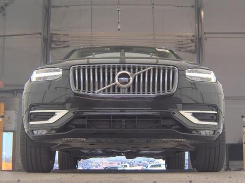 2025 Volvo XC90 B5 Core