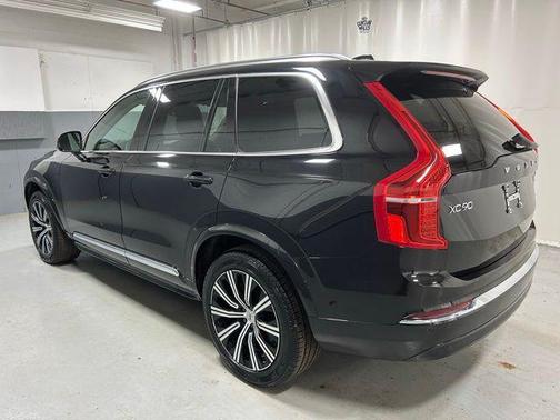 2025 Volvo XC90 B5 Core