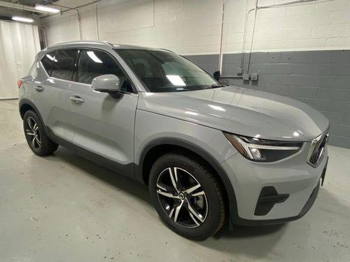 Grey 2025 Volvo XC40 B5 Core Bright Theme