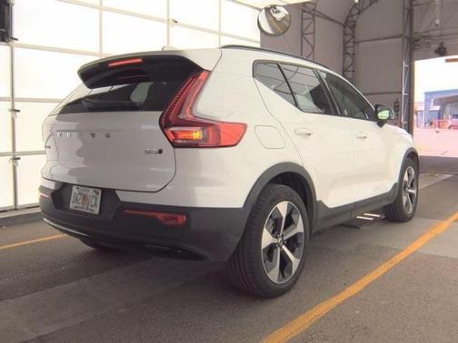 2025 Volvo XC40 B5 Plus Dark Theme