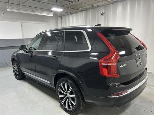 2024 Volvo XC90 B5 Plus Bright Theme