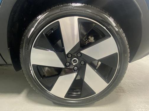 2023 Volvo XC40 Recharge Pure Electric Twin Plus