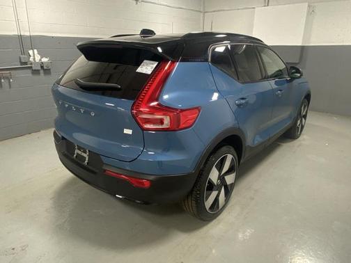 2023 Volvo XC40 Recharge Pure Electric Twin Plus