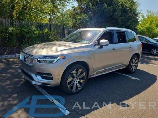 2024 Volvo XC90 Recharge Plug-In Hybrid T8 Plus Bright Theme 7-Seater