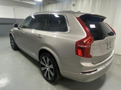 2024 Volvo XC90 Recharge Plug-In Hybrid T8 Plus Bright Theme 7-Seater