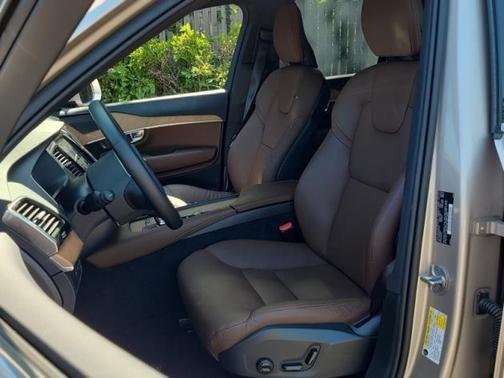 2024 Volvo XC90 Recharge Plug-In Hybrid T8 Plus Bright Theme 7-Seater