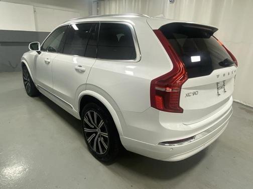 2024 Volvo XC90 B5 Core Bright Theme